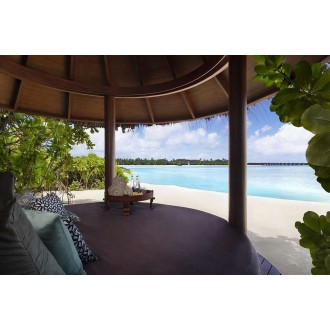 Аренда острова Naladhu Private Island Maldives